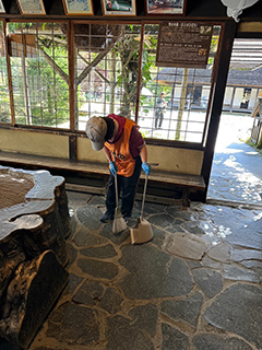 飛騨の里の清掃